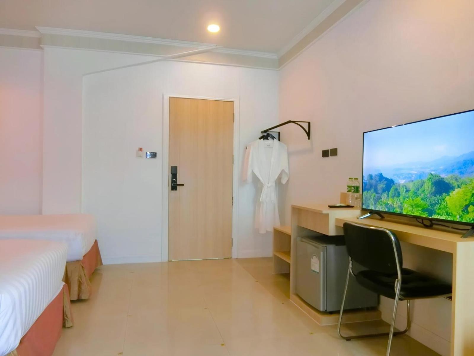 Sira Boutique Residence - Newly Renovated Patong Buitenkant foto