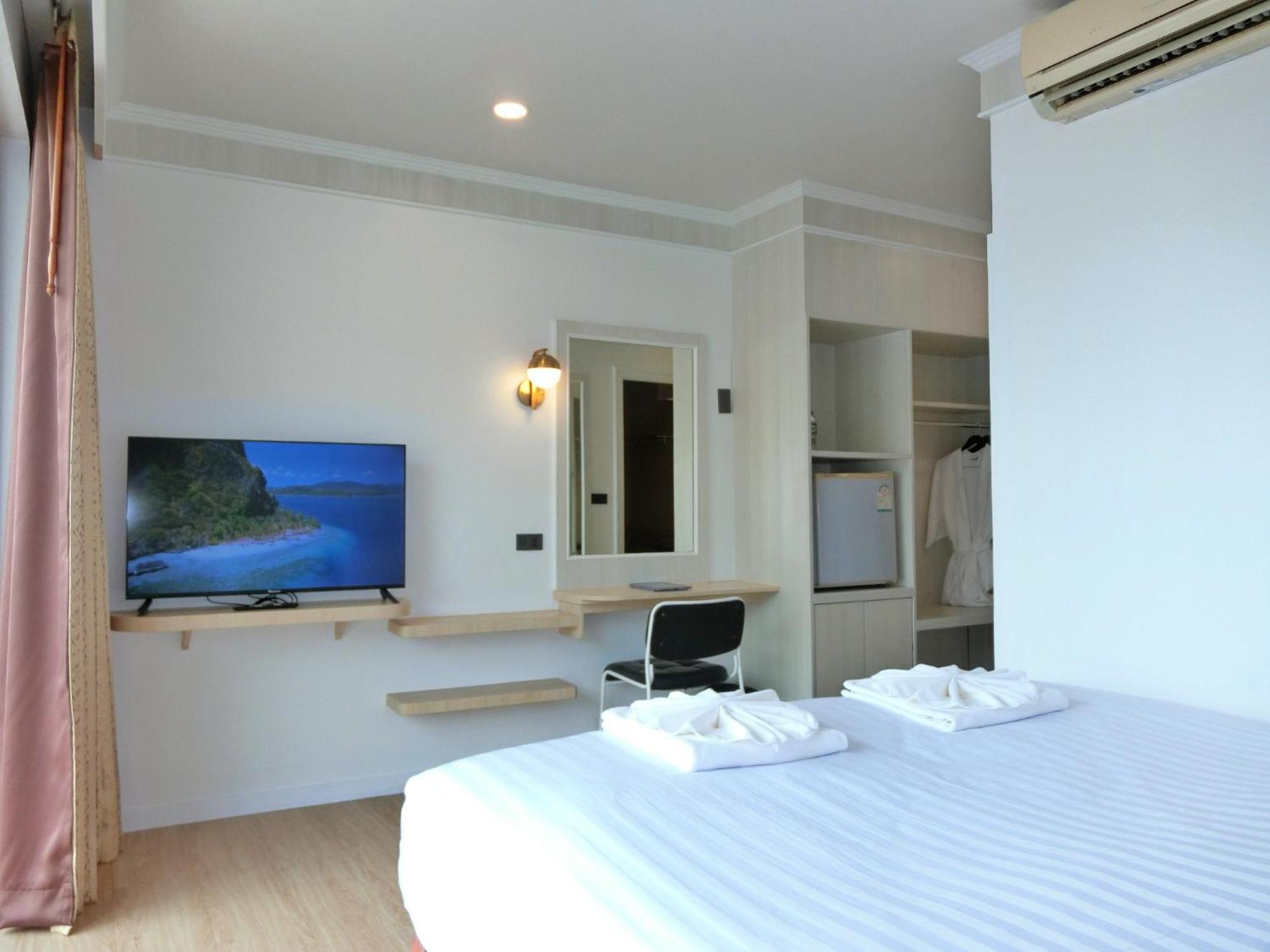Sira Boutique Residence - Newly Renovated Patong Buitenkant foto