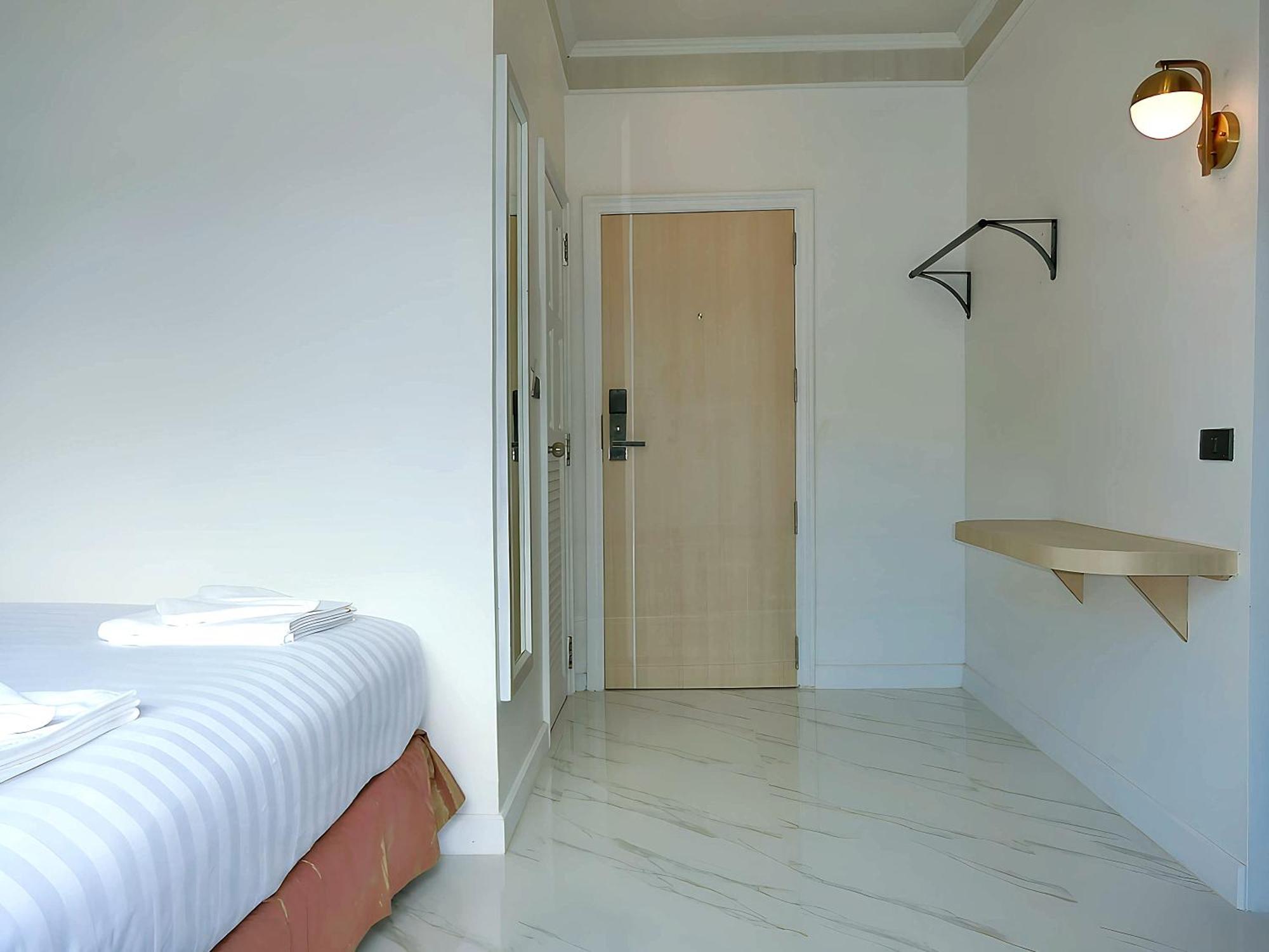 Sira Boutique Residence - Newly Renovated Patong Buitenkant foto