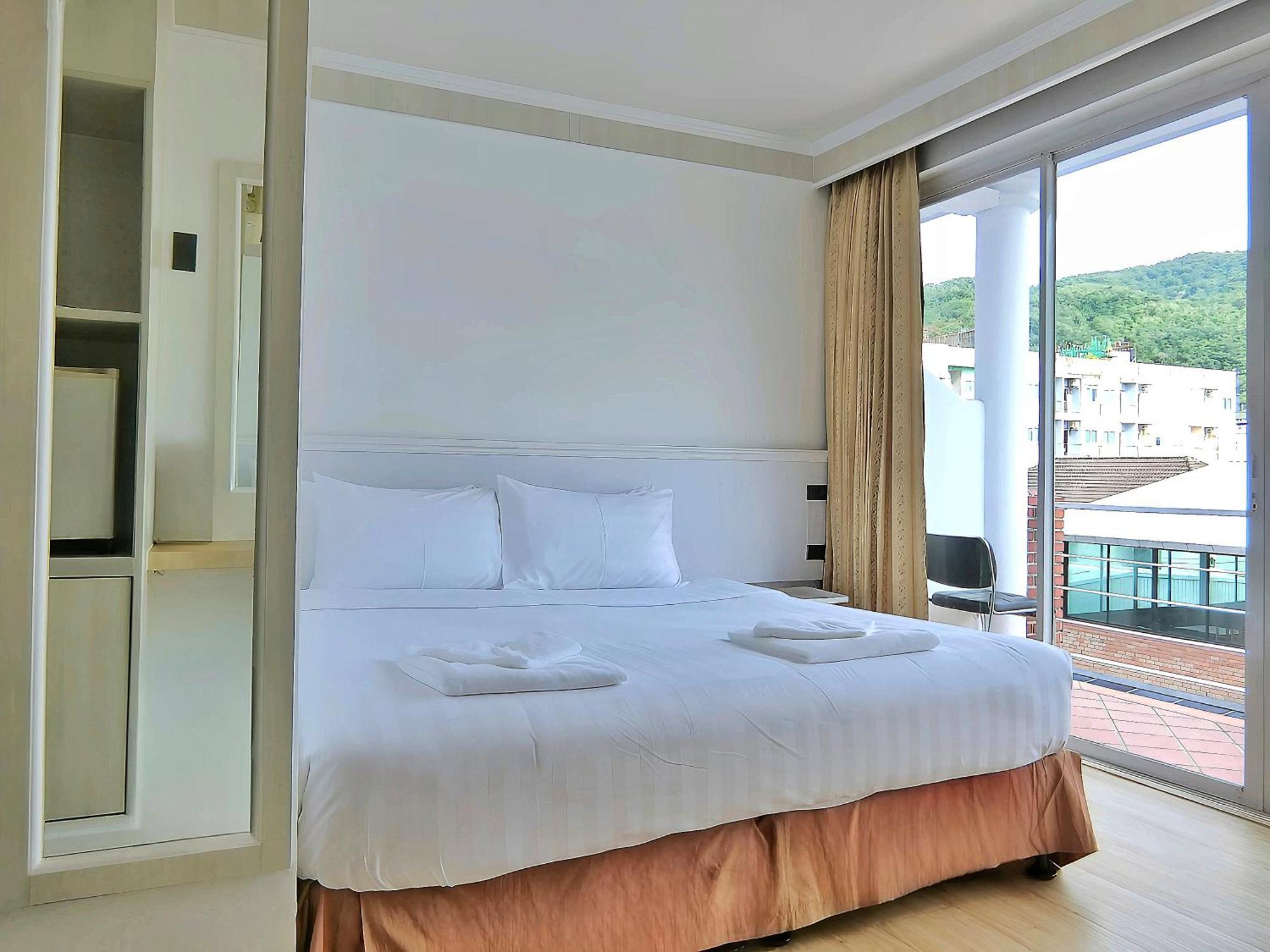 Sira Boutique Residence - Newly Renovated Patong Buitenkant foto