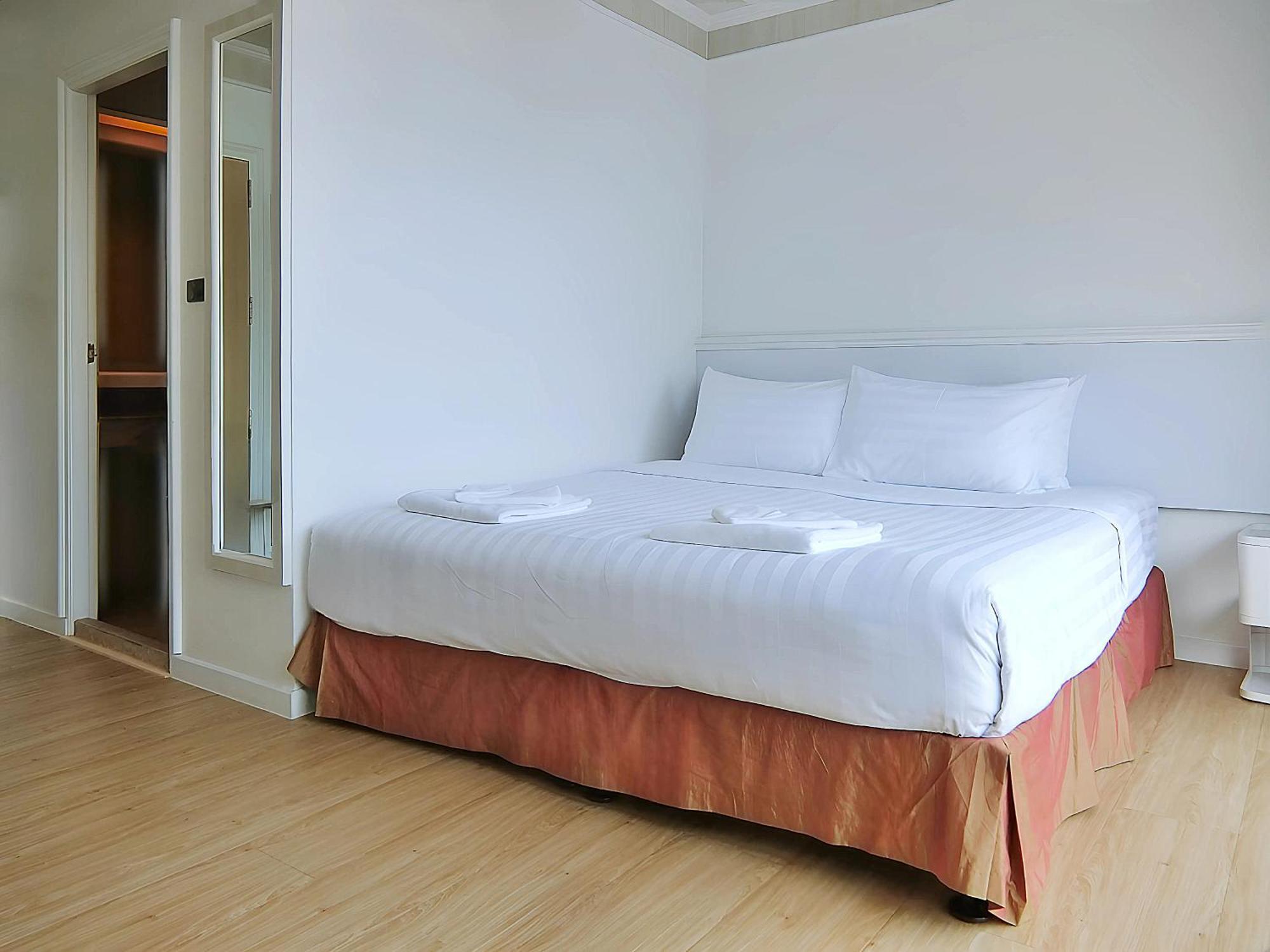 Sira Boutique Residence - Newly Renovated Patong Buitenkant foto