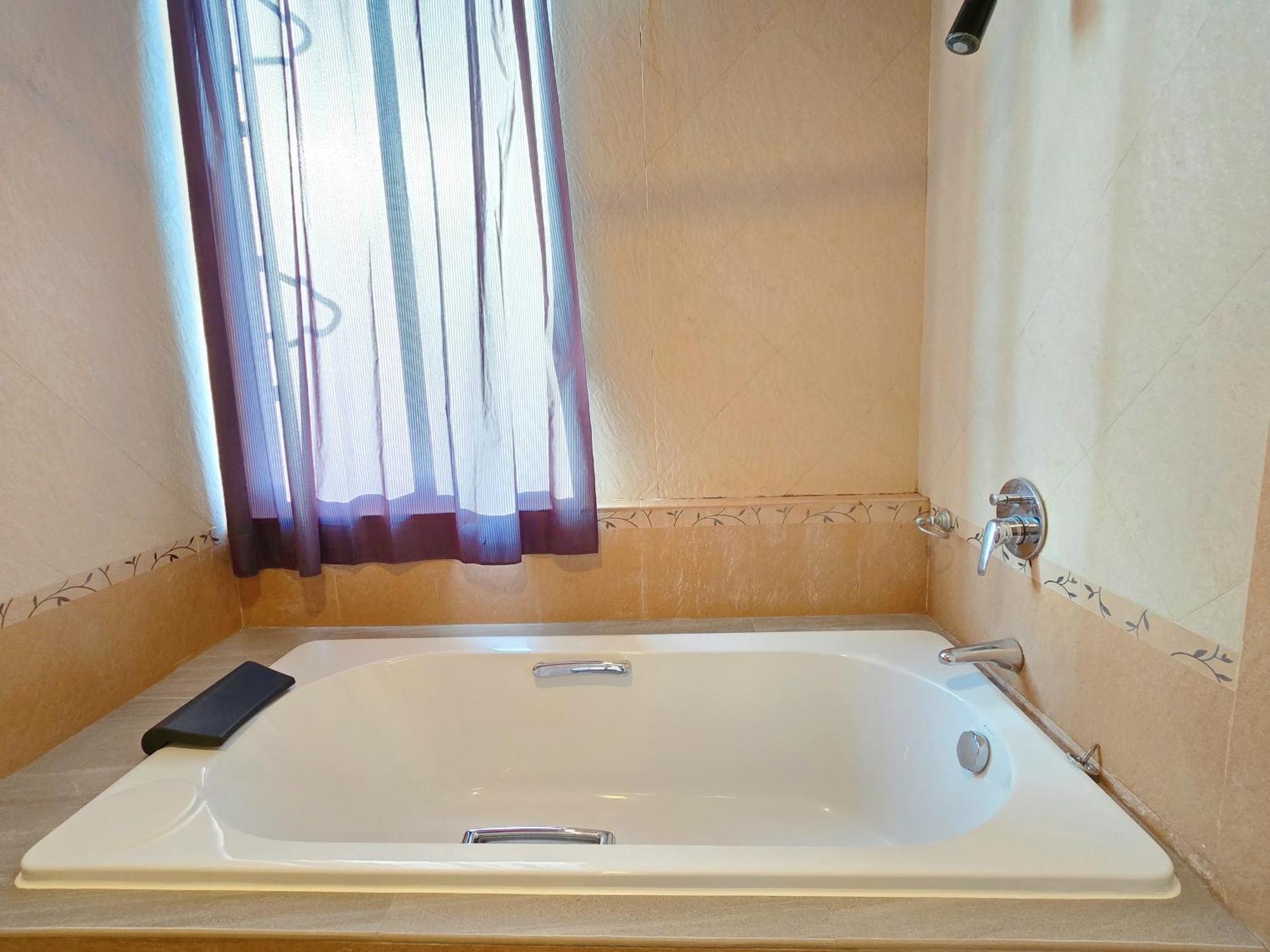 Sira Boutique Residence - Newly Renovated Patong Buitenkant foto
