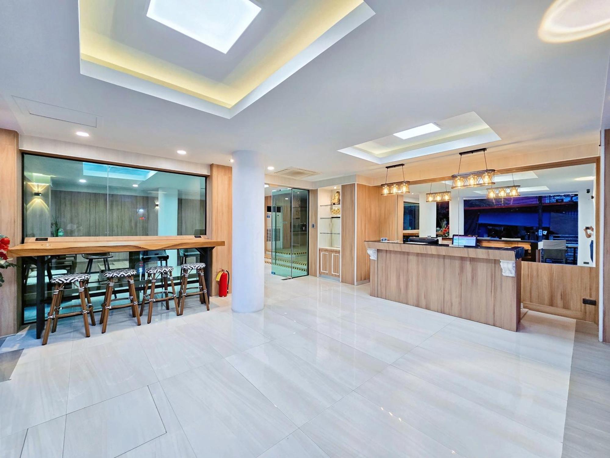 Sira Boutique Residence - Newly Renovated Patong Buitenkant foto