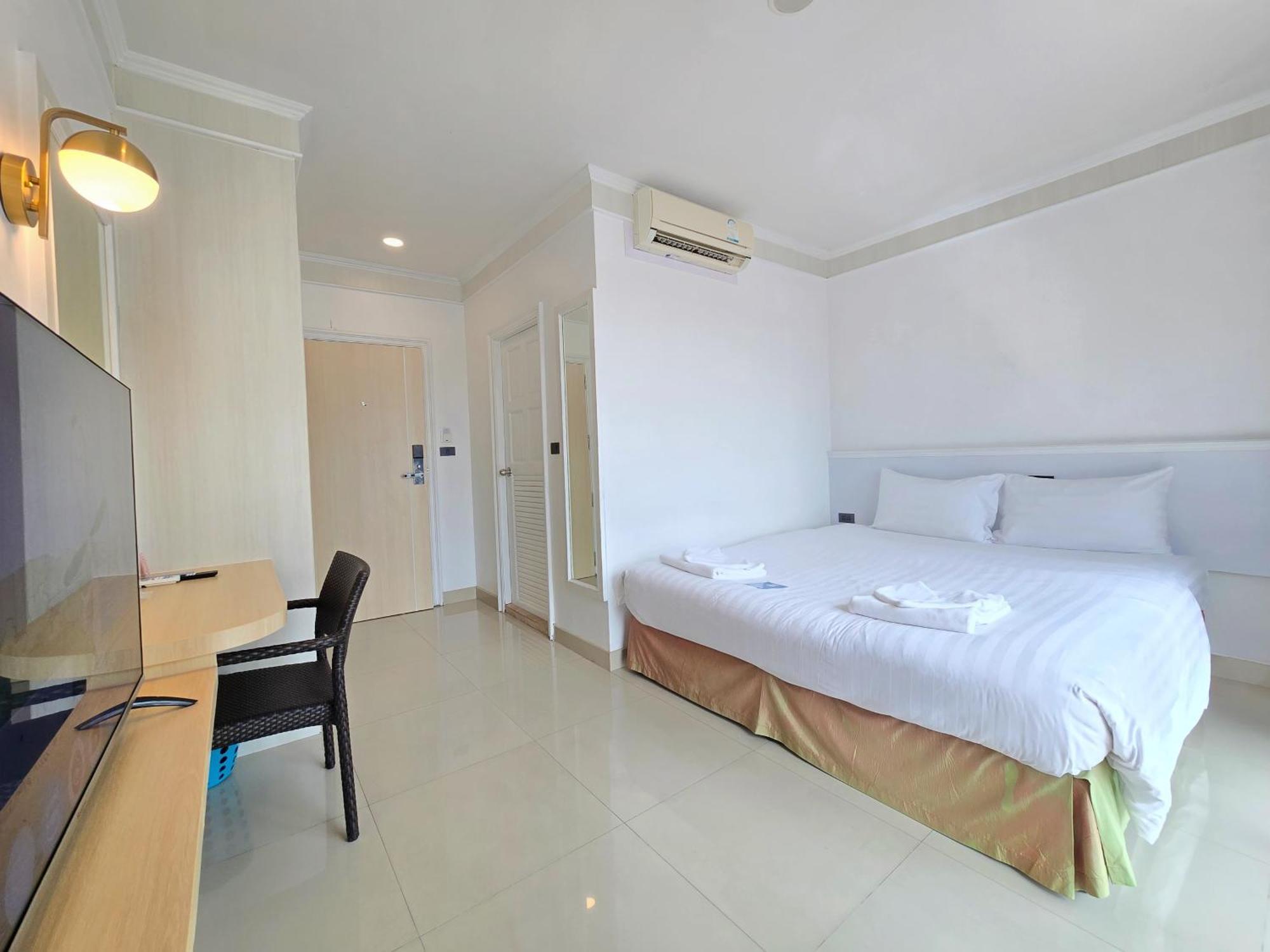 Sira Boutique Residence - Newly Renovated Patong Buitenkant foto